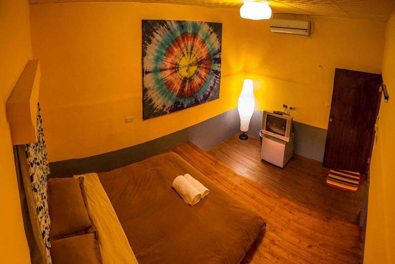 Rainbow Wave Surfing Hostel Hengchun Room photo