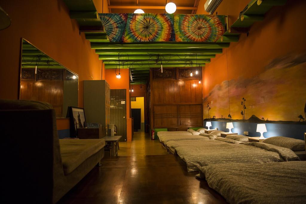 Rainbow Wave Surfing Hostel Hengchun Room photo