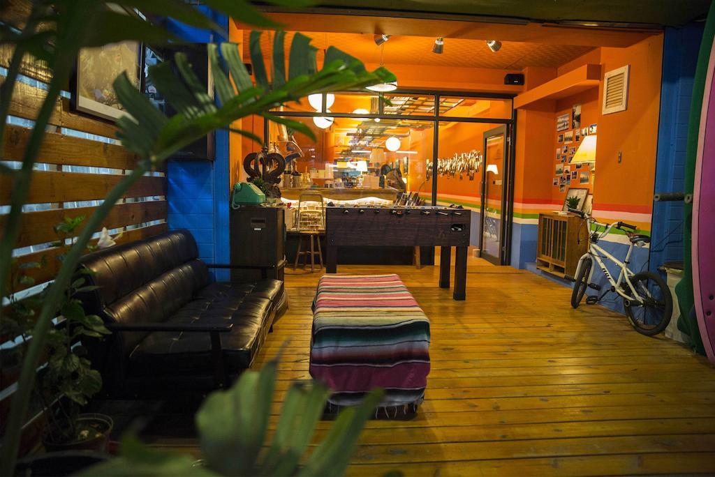 Rainbow Wave Surfing Hostel Hengchun Exterior photo