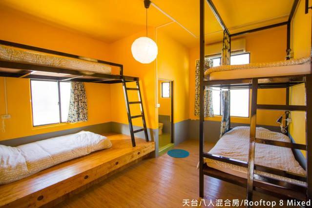 Rainbow Wave Surfing Hostel Hengchun Exterior photo